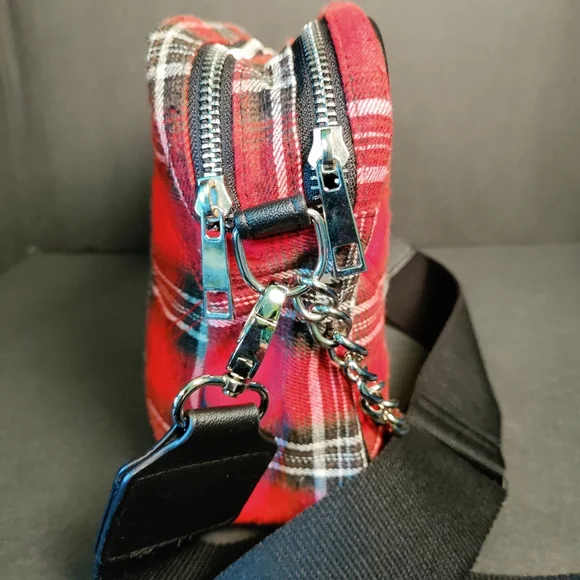 A RED PLAID PURSE⭐ - Picture 4 of 10